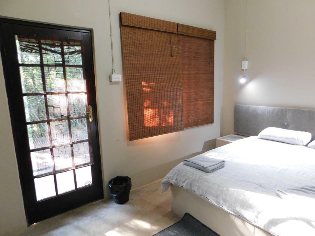 Isinkwe Bush Camp Lodge *